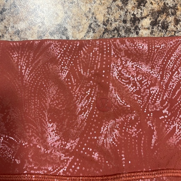 Size 4 special edition lululemon leggings. Worn once  Perfect condition 28” - Picture 3 of 3